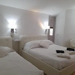 Bed and breakfast & Caffe, Tempio Pausania